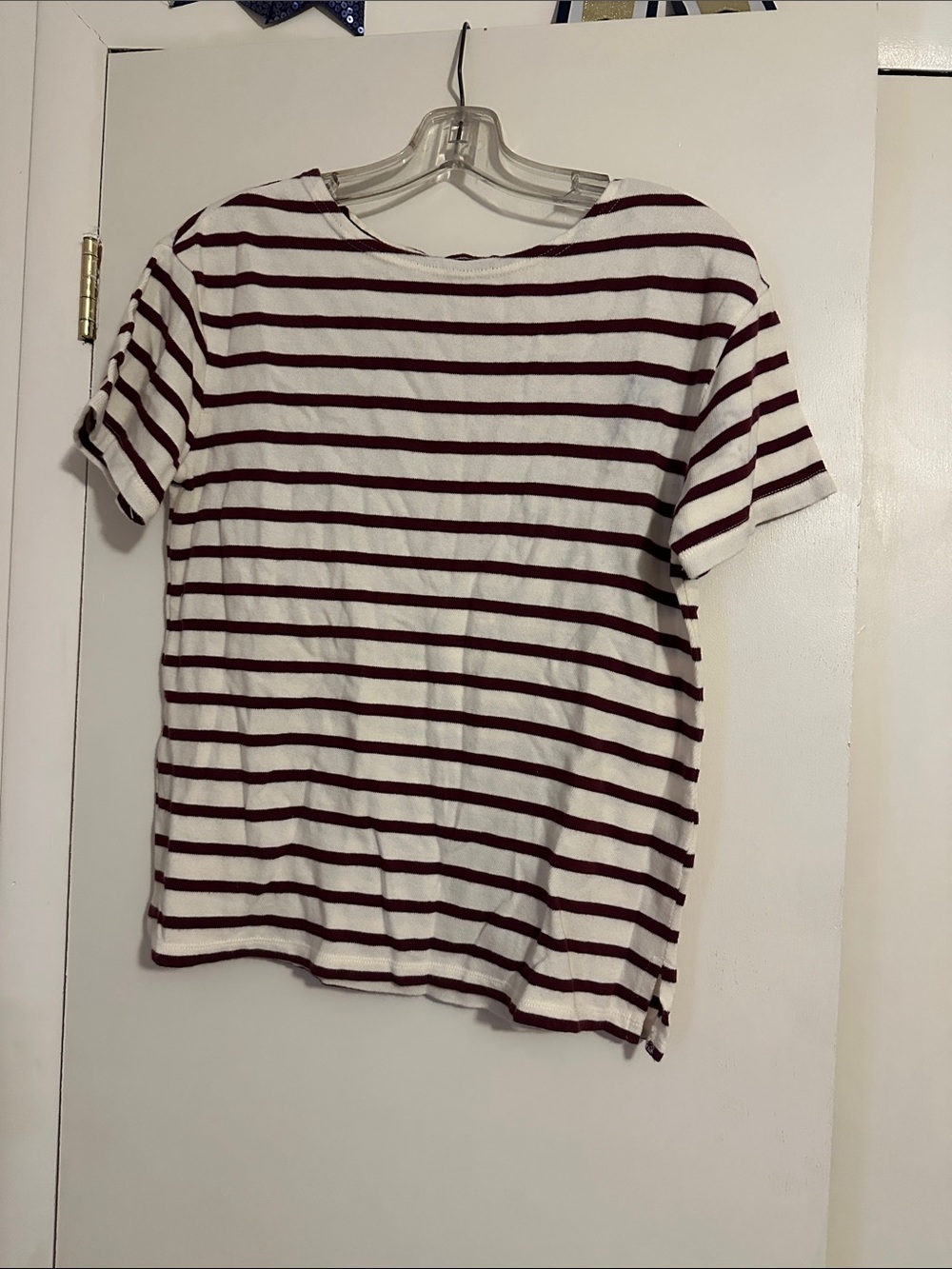 Old Navy White & Burgundy Striped Short Sleeve Tee